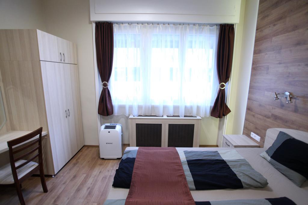 D.Five Premium Studio In The Center Apartment Budapest Luaran gambar