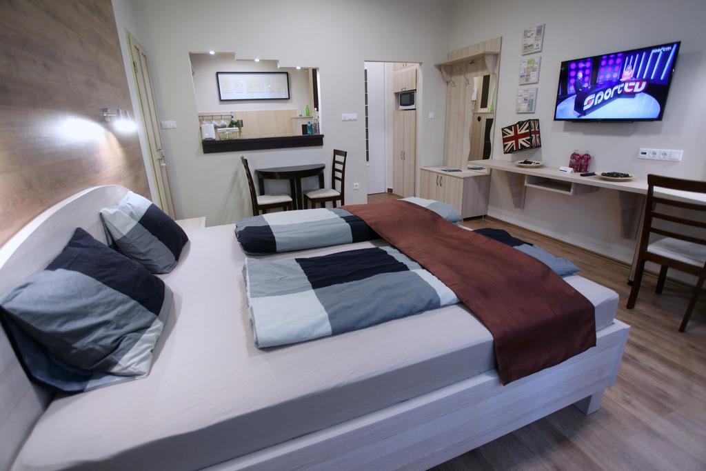 D.Five Premium Studio In The Center Apartment Budapest Luaran gambar