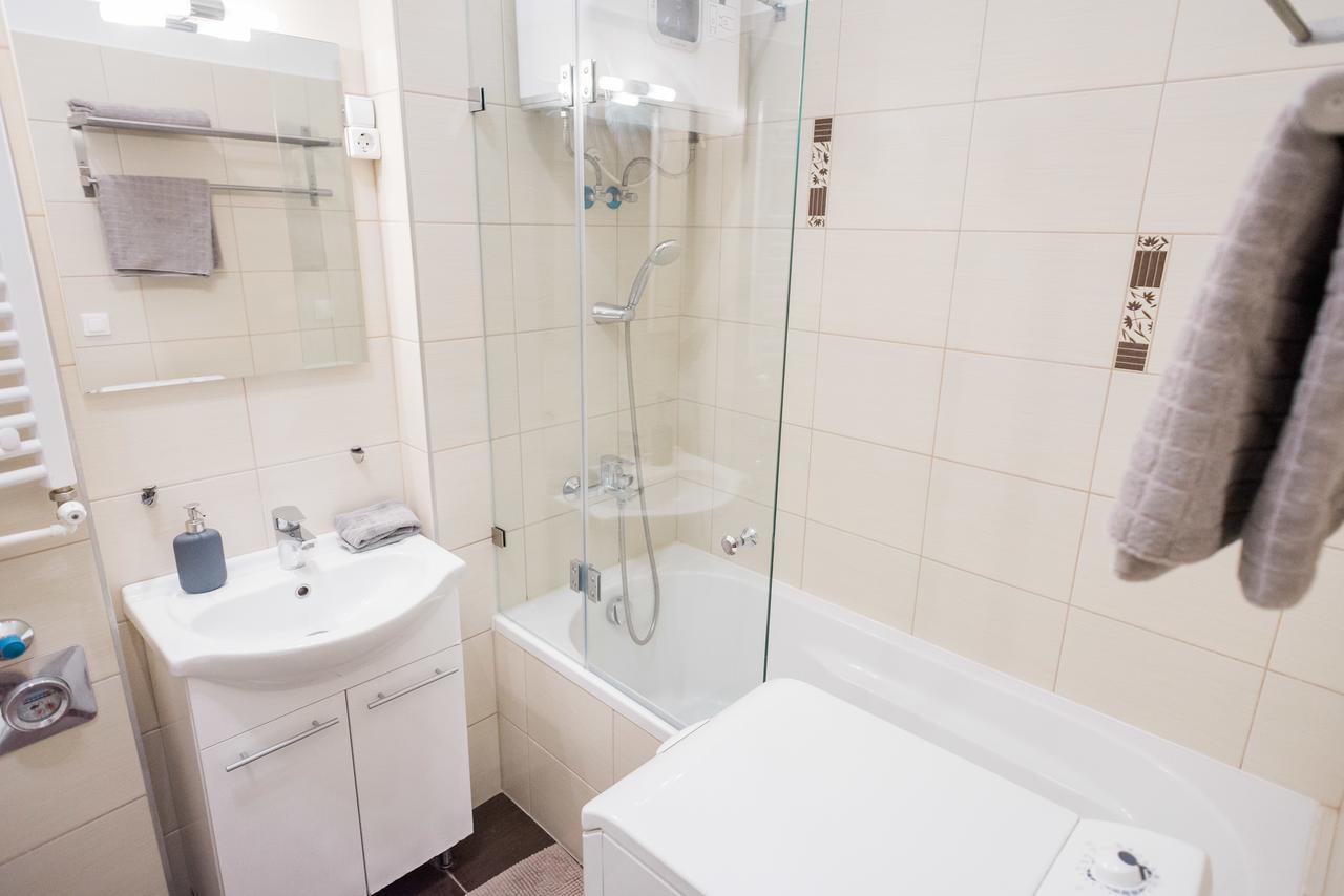 D.Five Premium Studio In The Center Apartment Budapest Luaran gambar